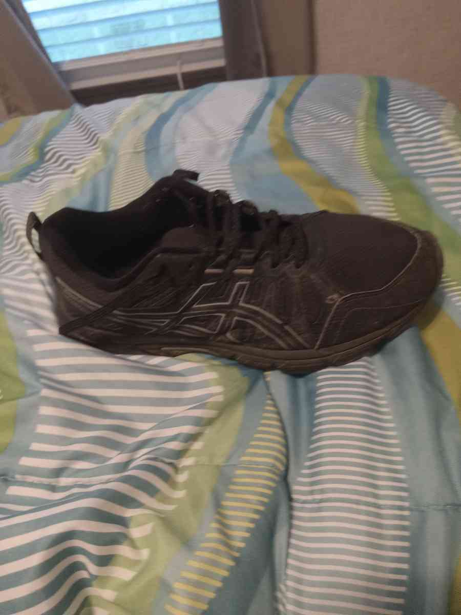 ASICS shoes - Roanoke, Virginia - FleaMarketBay