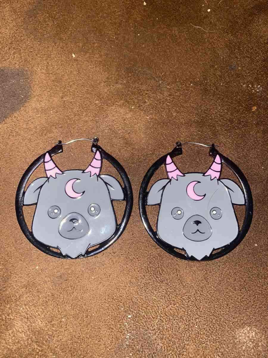 Makeup box  Jewelry Box Earrings - Corning, California - FleaMarketBay