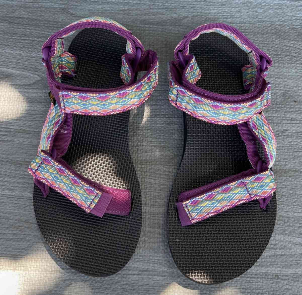 TEVA WMNS size 6 - Huntington Park, California - FleaMarketBay