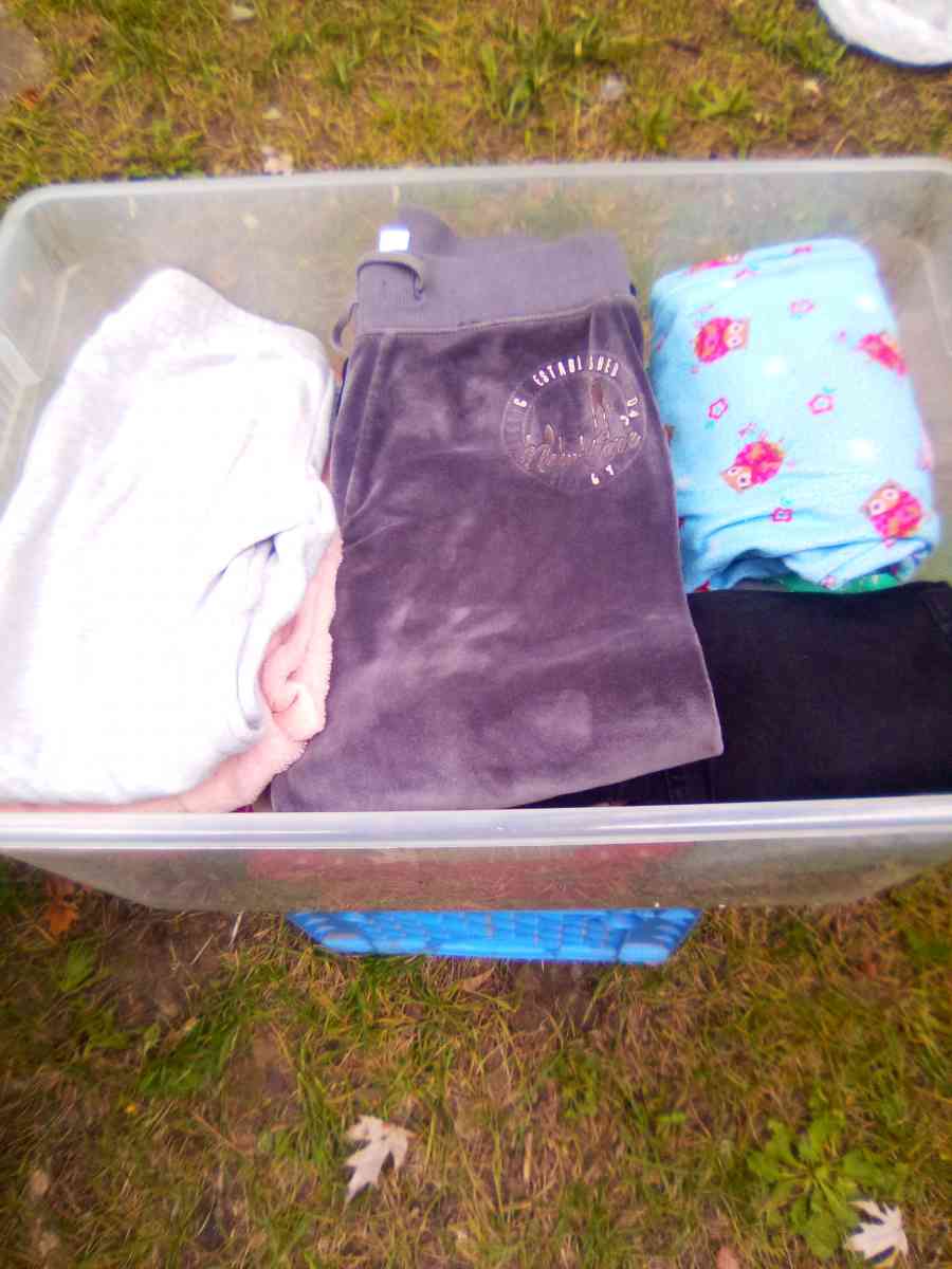 girls clothes - Flint, Michigan - FleaMarketBay