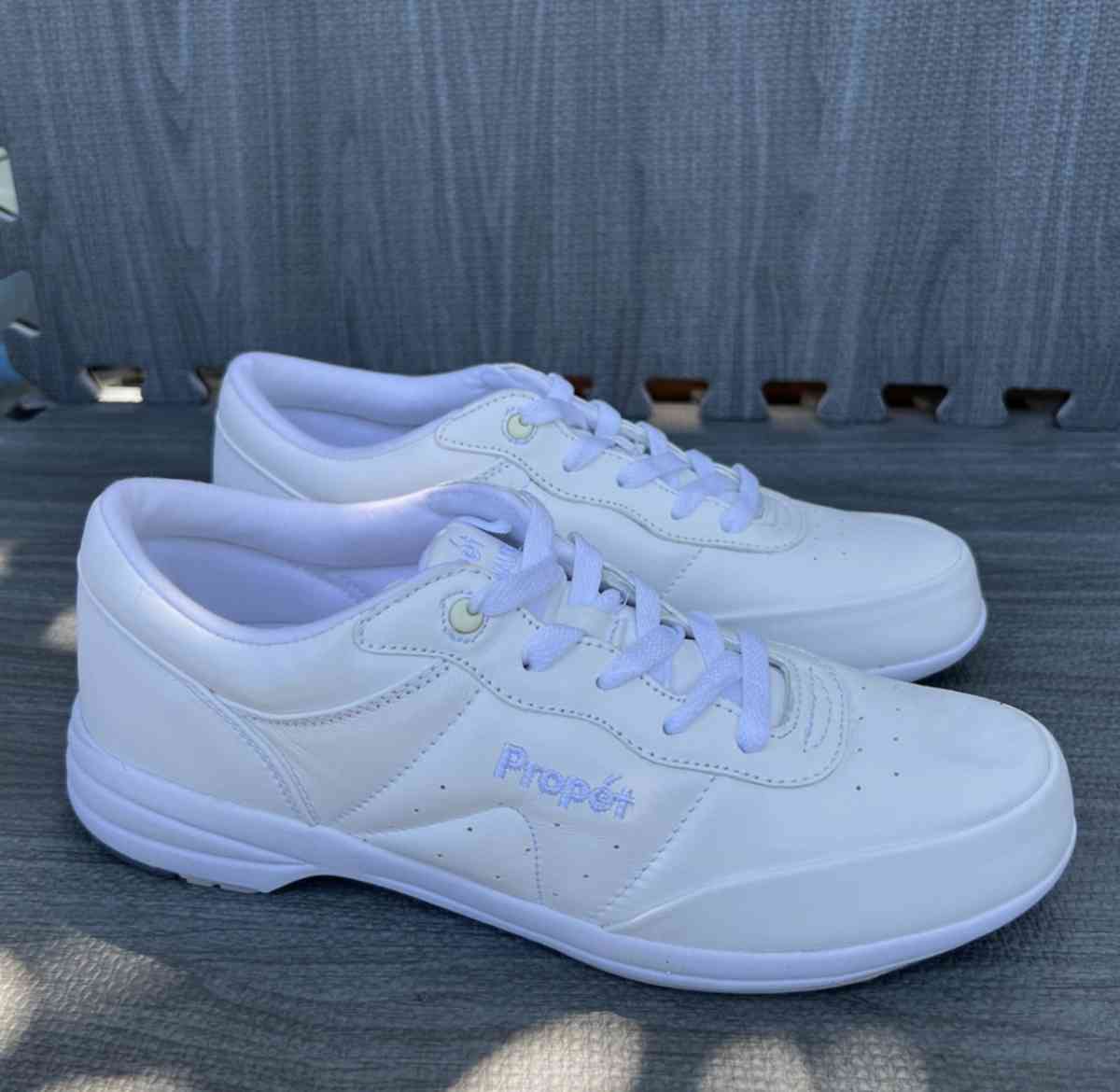 propet WMNS size 10 - Huntington Park, California