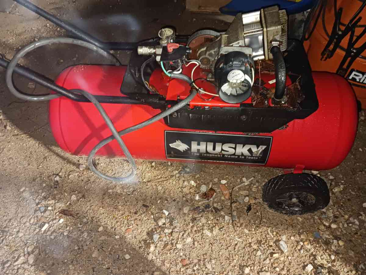 husky Air Compresser - Tomball, Texas