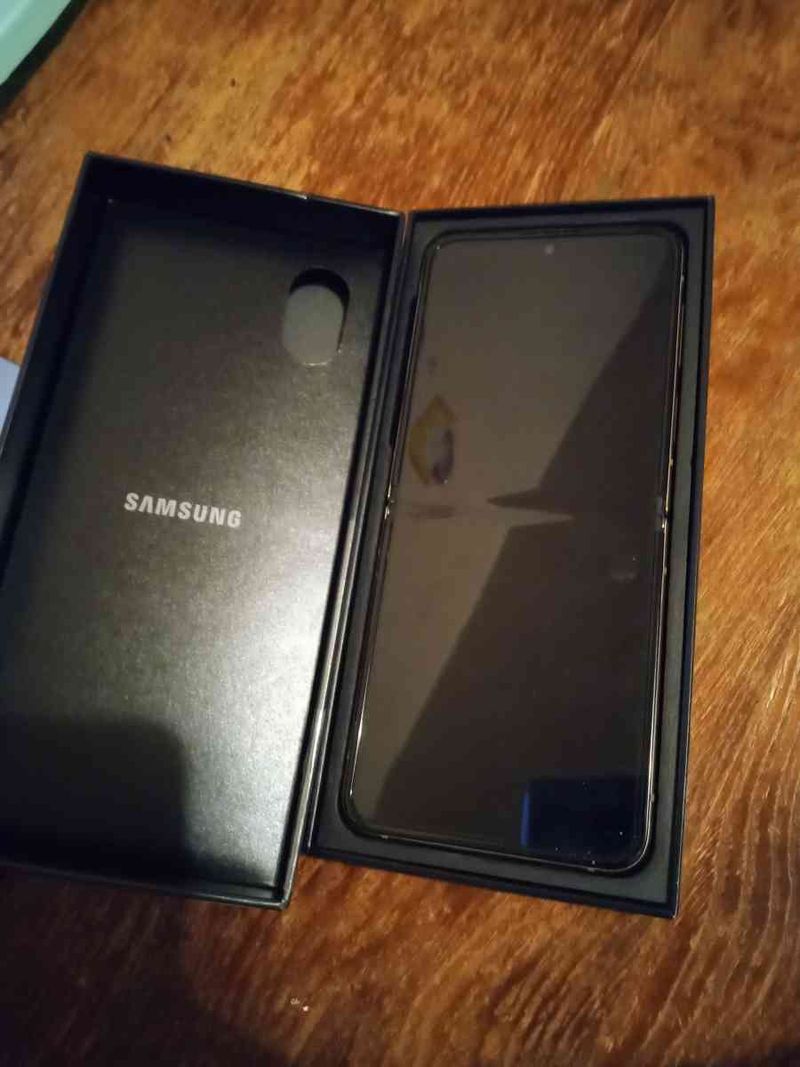 flip phone - Irvington, New Jersey - FleaMarketBay