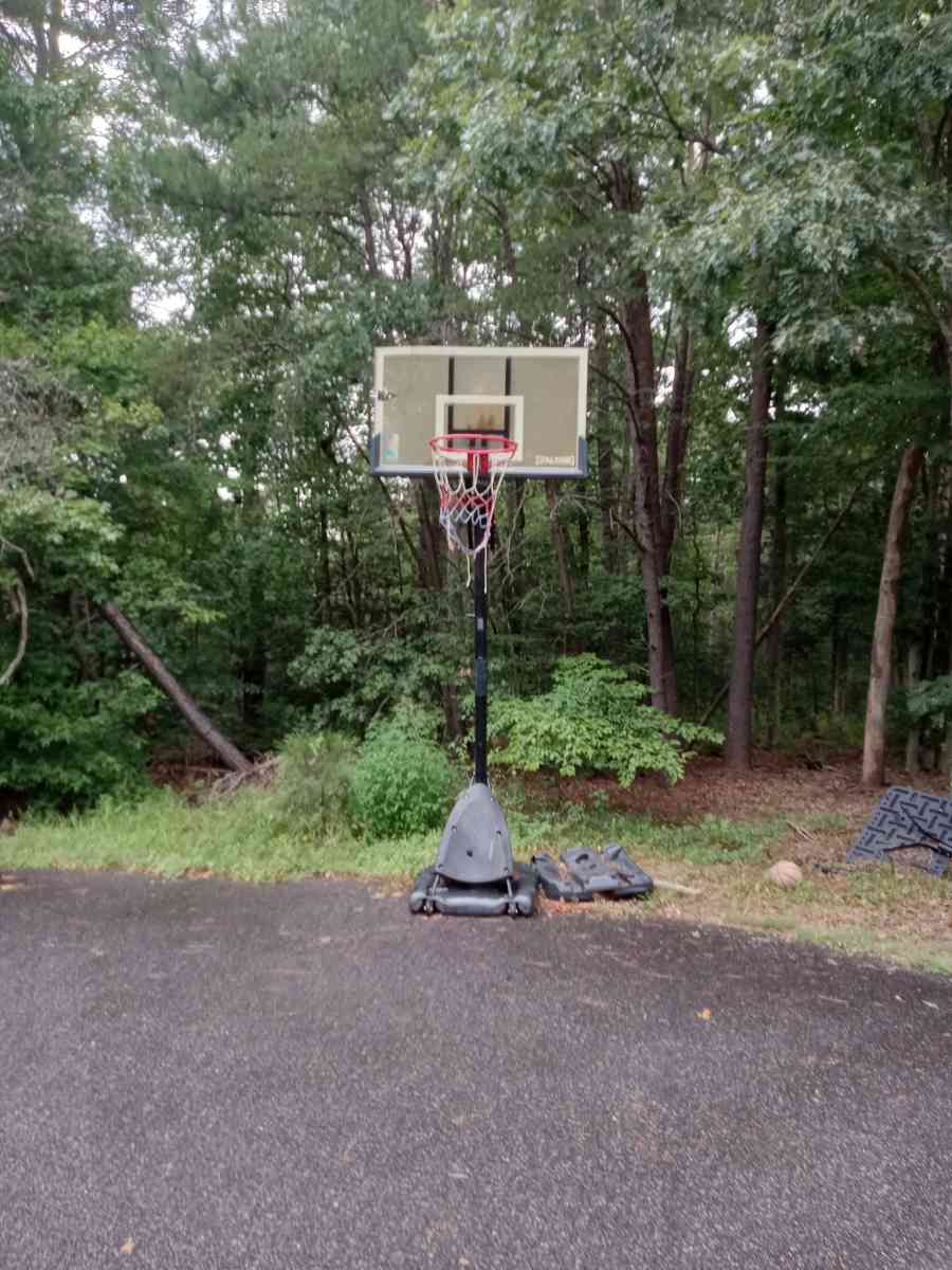 basketball court - California, Maryland - FleaMarketBay