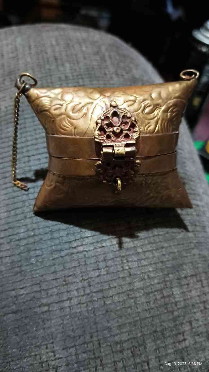 vintage brass n copper coin purse - Philadelphia, Pennsylvania - FleaMarketBay