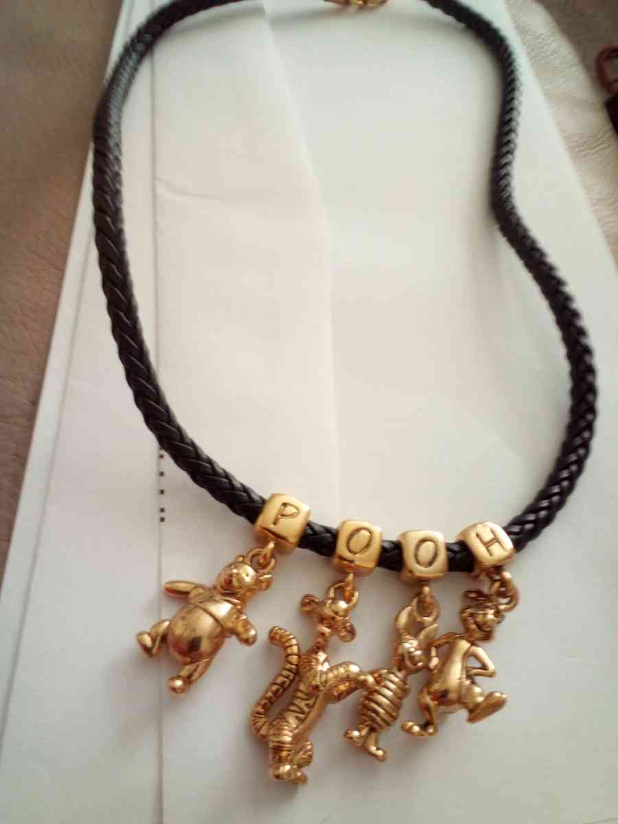 Disney necklaces pooh - Fort Oglethorpe, Georgia - FleaMarketBay