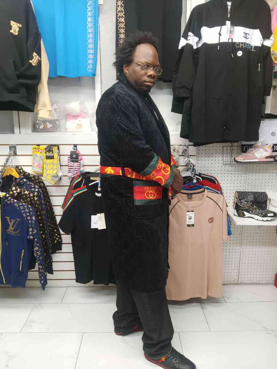 unisex Gucci robe M and XL - Norfolk, Virginia - FleaMarketBay