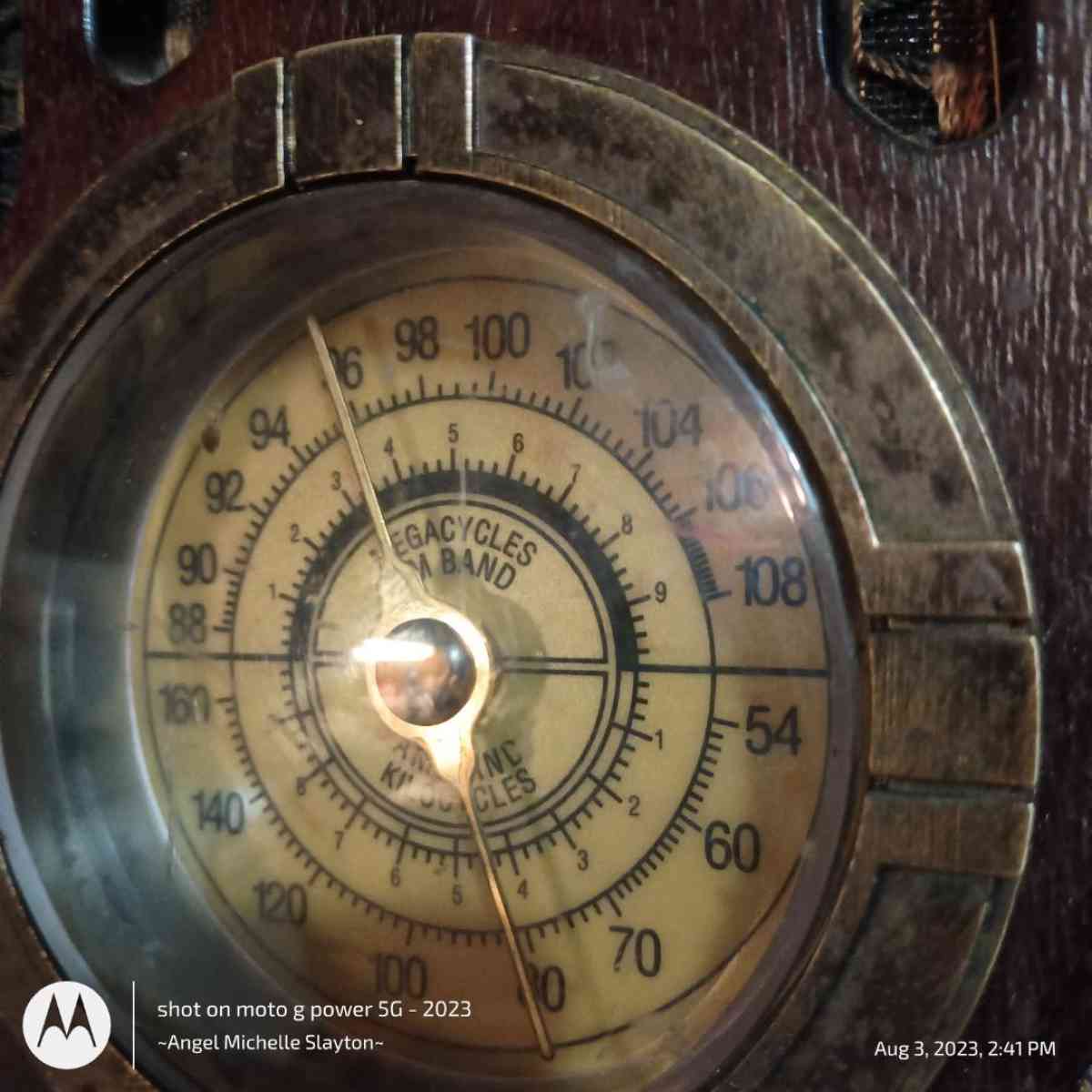 old radio from 70s works too - Gaylesville, Alabama - FleaMarketBay