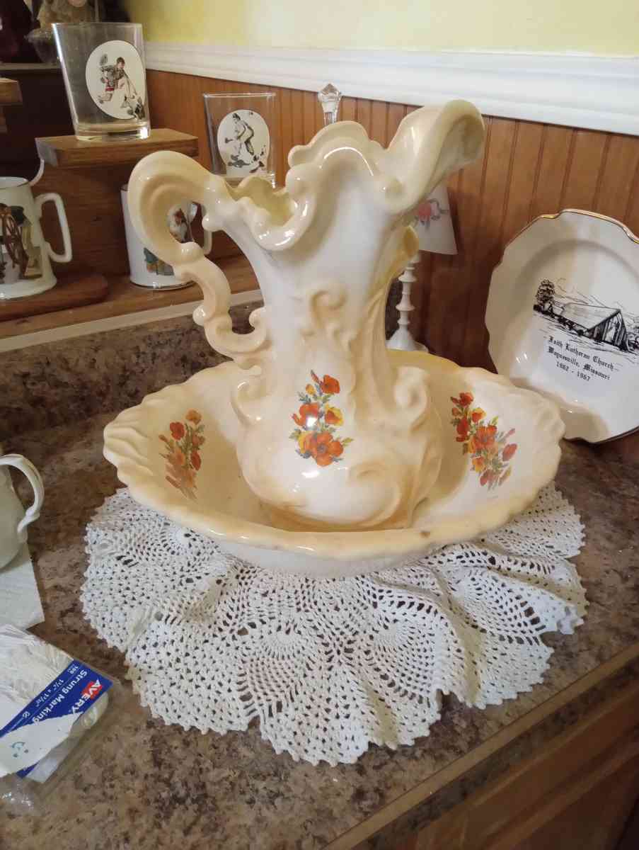 vintage arnels elegant floral wash Base - Saint Robert, Missouri - FleaMarketBay