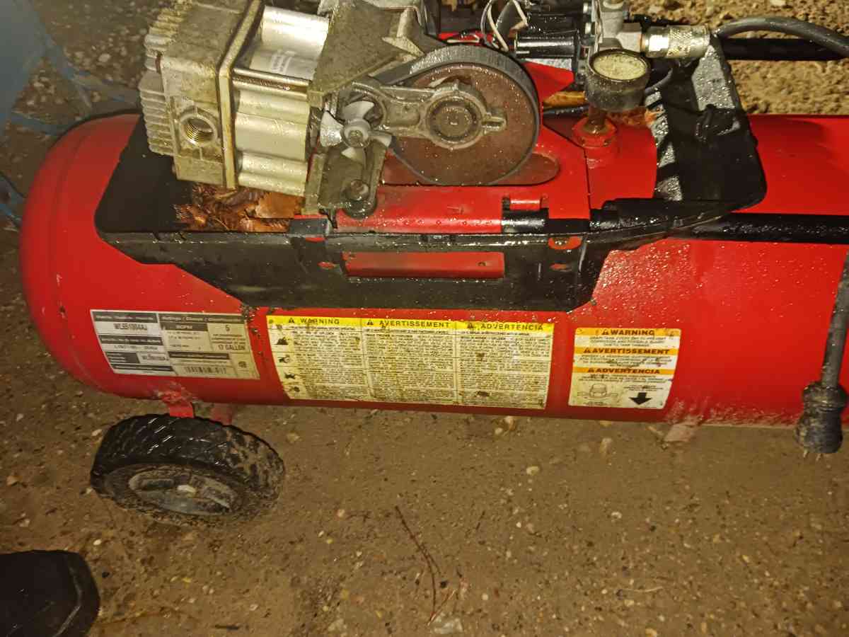 husky Air Compresser - Tomball, Texas - FleaMarketBay