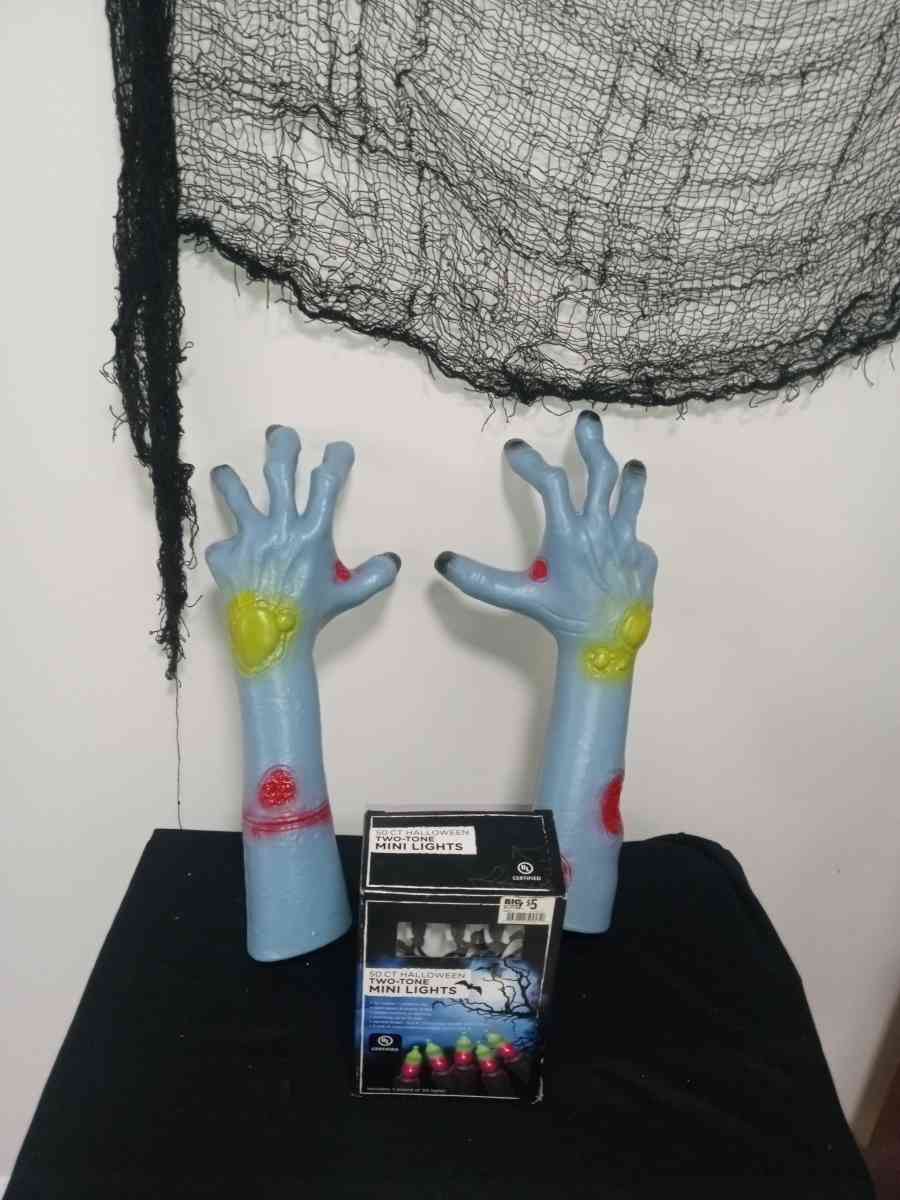 zombie monster hands  Halloween lights - Chicago, Illinois