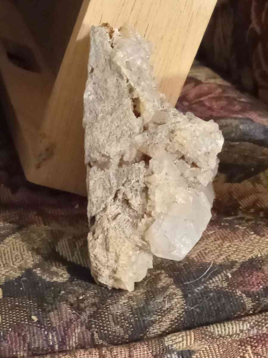 Quartz Mineral rock and crystals - Mansfield, Louisiana - FleaMarketBay