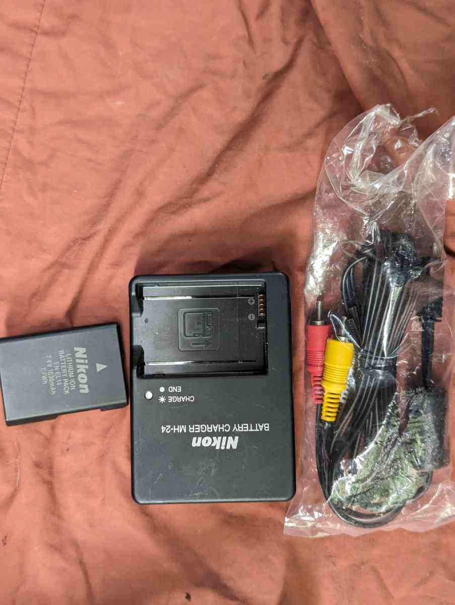 Nikon Camera D5200 - Covina, California