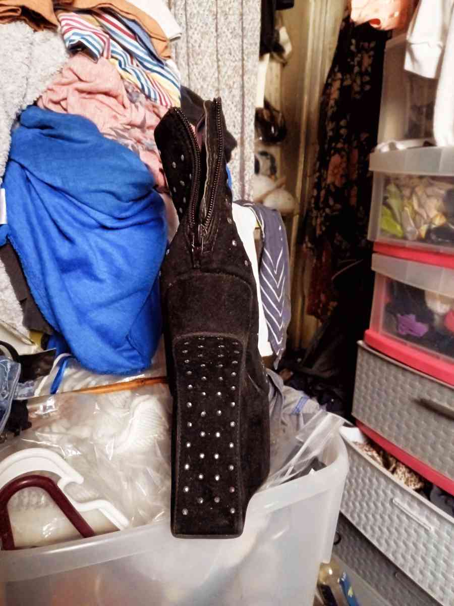 ladygaga black suade heels - Mesquite, Texas - FleaMarketBay