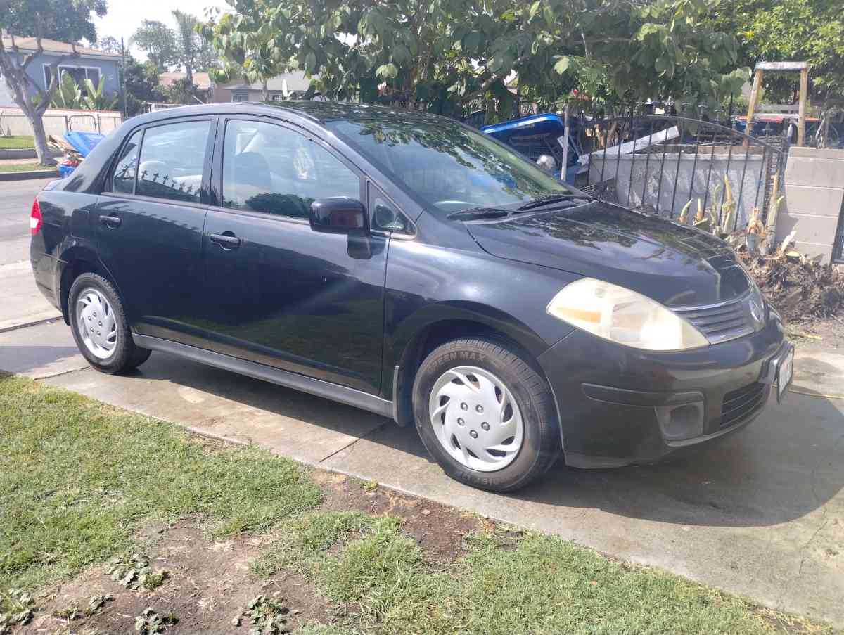 2009 Nissan versa - Inglewood, California - FleaMarketBay