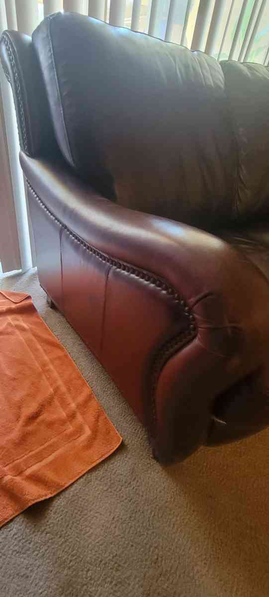 3 person couch - Morgan Hill, California - FleaMarketBay