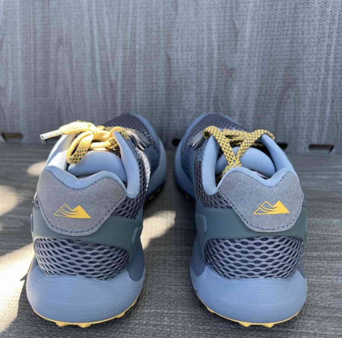 WMNS size 9 - Huntington Park, California - FleaMarketBay