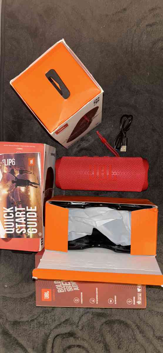 brand new JBL flip 6 speaker - Alexandria, Virginia