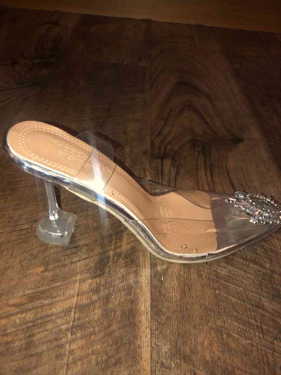 beautiful lady heels - Pittsburgh, Pennsylvania - FleaMarketBay