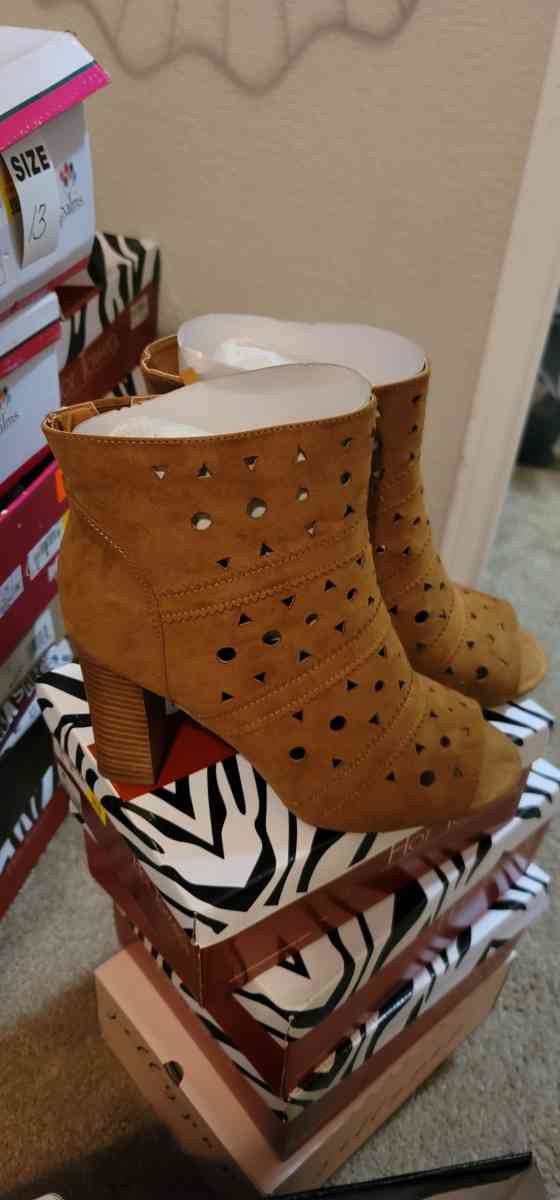 Womens Heel Boots - Pensacola, Florida
