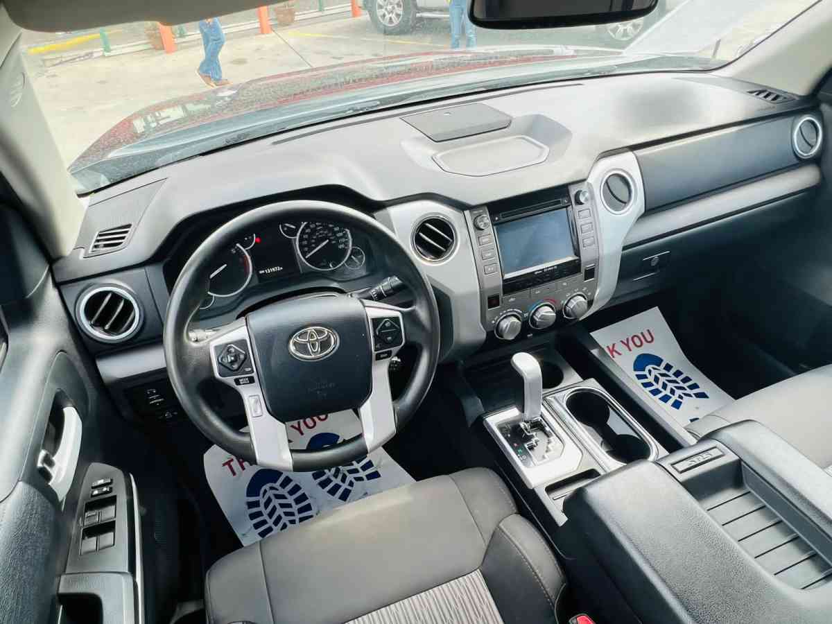 2017 Toyota Tundra 131k millas - Bryan, Texas - FleaMarketBay