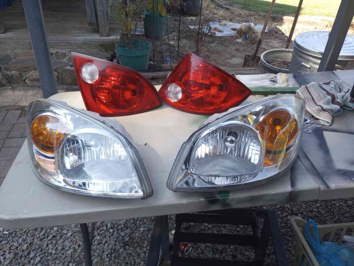 2005 Chevy cobalt headlights and tail lights - Morganton, North Carolina