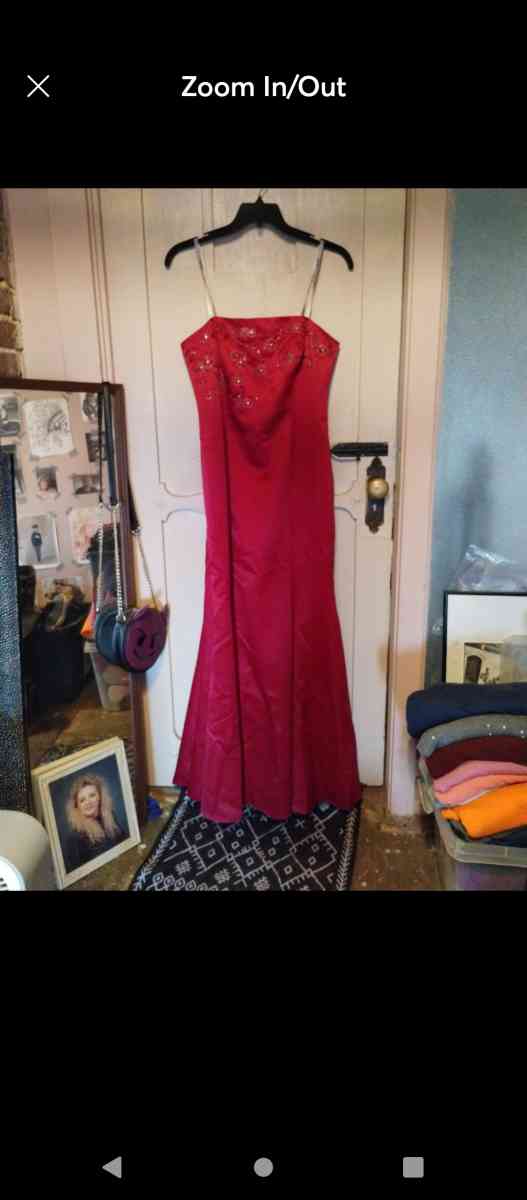 Davids red bridal gown size large - Richmond, California - FleaMarketBay