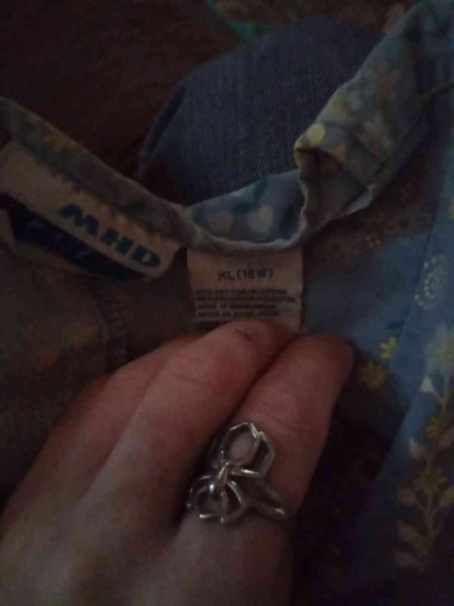 2 bags nice scrubs Dickies pirates of Caribbean Mickey mouse - Florence, Alabama - FleaMarketBay