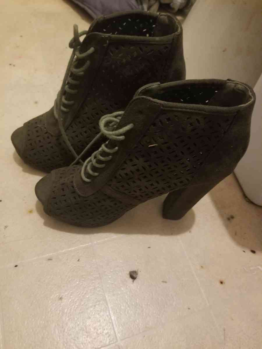 heels - Dudley, North Carolina