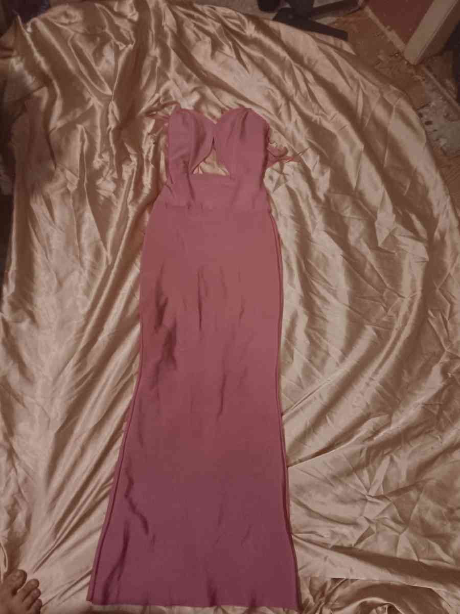 evening gowns - Acme, Louisiana - FleaMarketBay