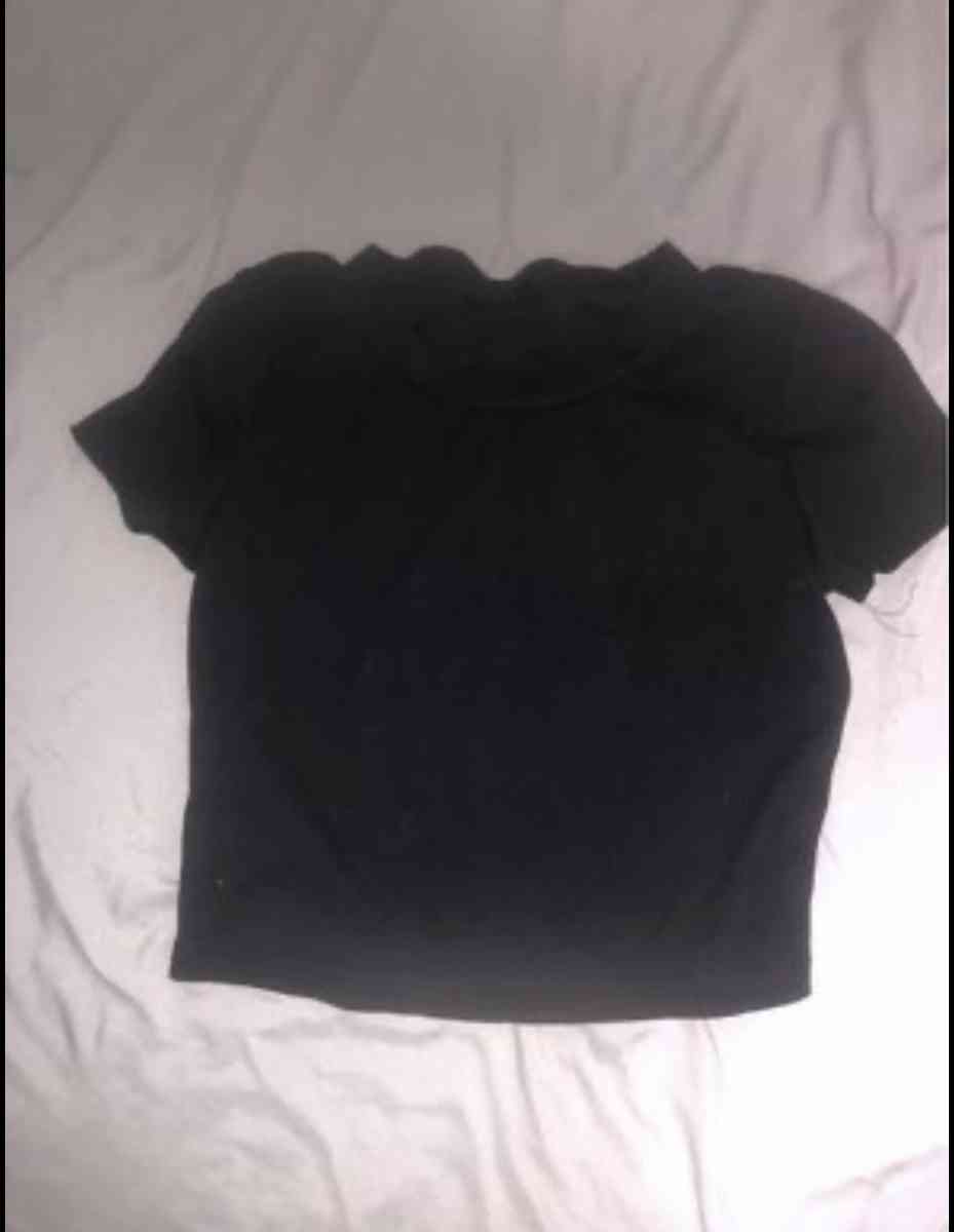 crop tops - Phelan, California - FleaMarketBay