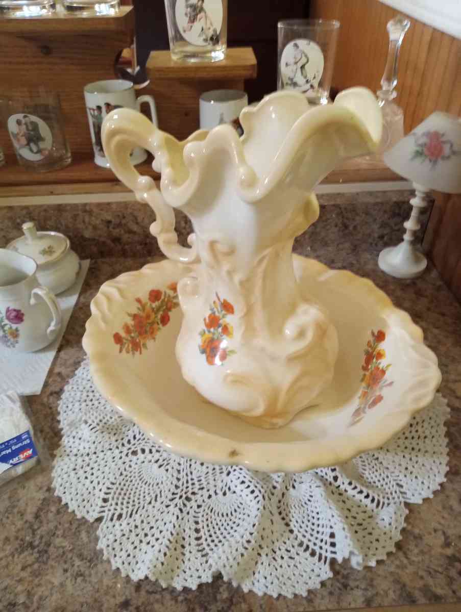 vintage arnels elegant floral wash Base - Saint Robert, Missouri