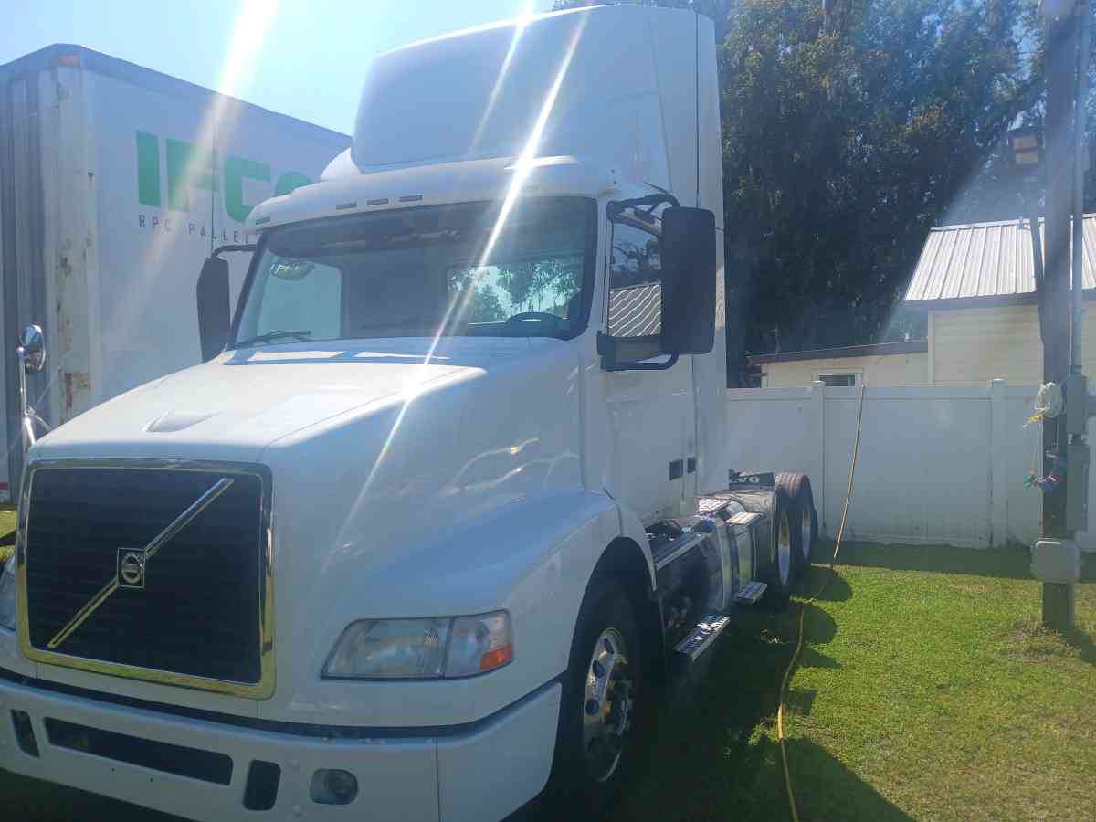 volvo 2014 - Tampa, Florida - FleaMarketBay