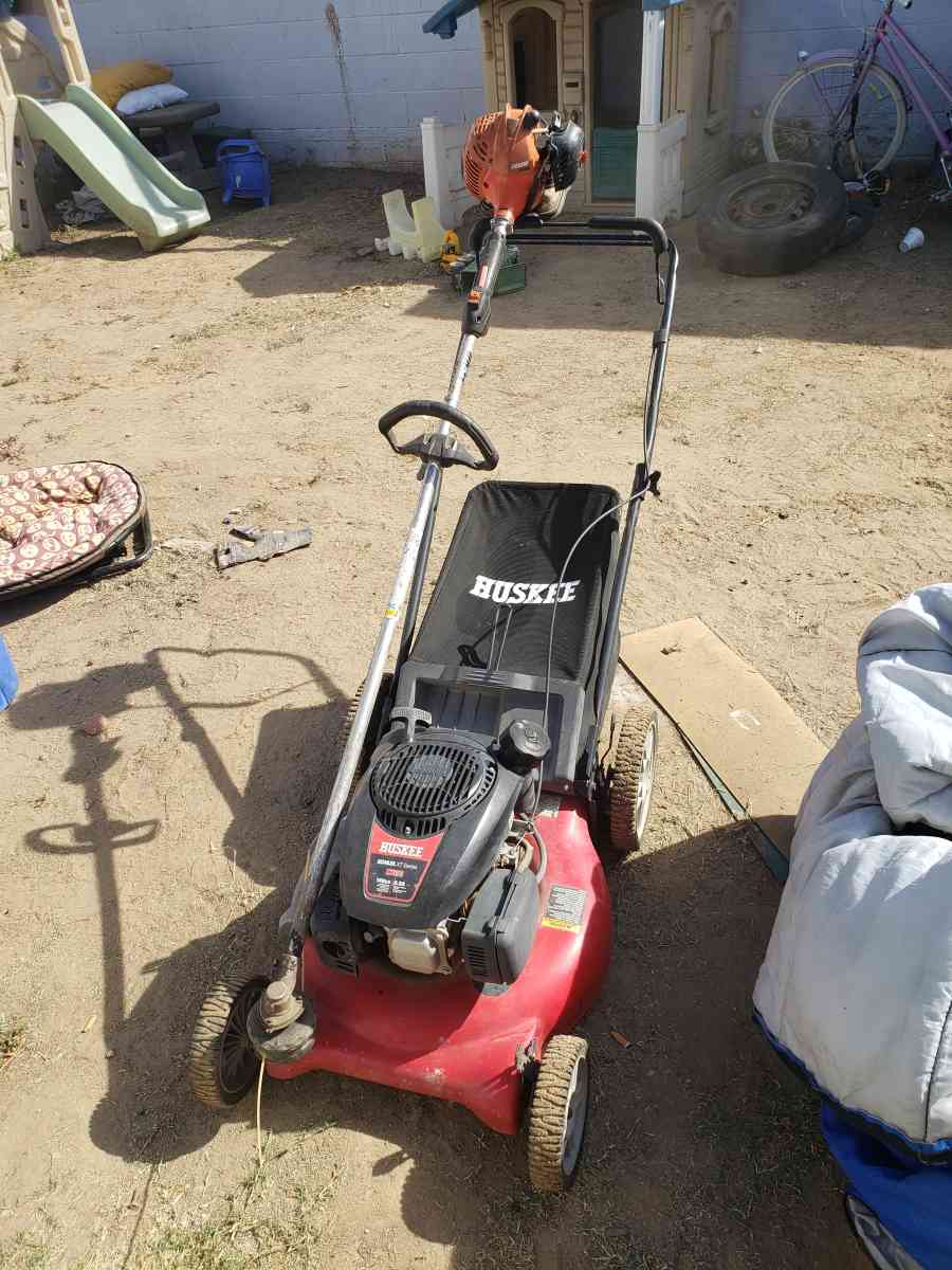 weed Wacker and lawn mower both work great - Yucaipa, California - FleaMarketBay