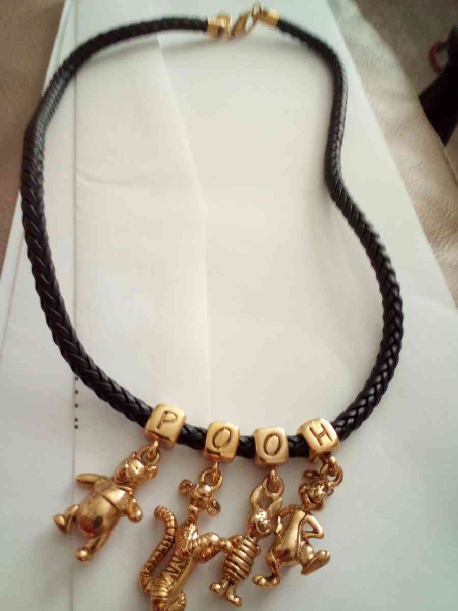 Disney necklaces pooh - Fort Oglethorpe, Georgia - FleaMarketBay