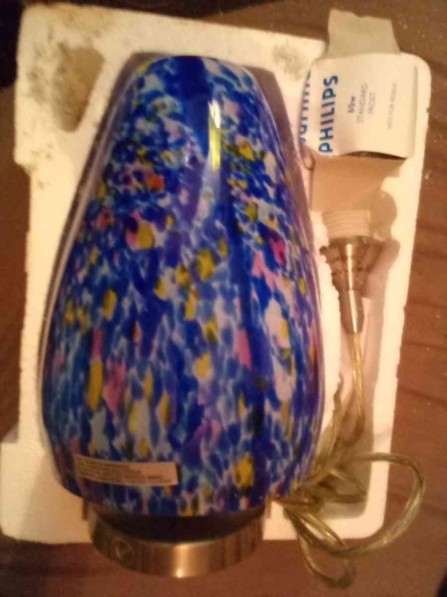 globe light fixture that is hooked up through youre electric - Stonewall, Louisiana - FleaMarketBay