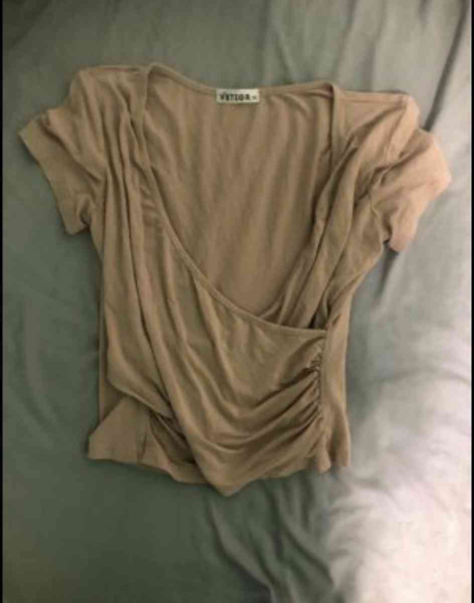 crop tops - Phelan, California - FleaMarketBay