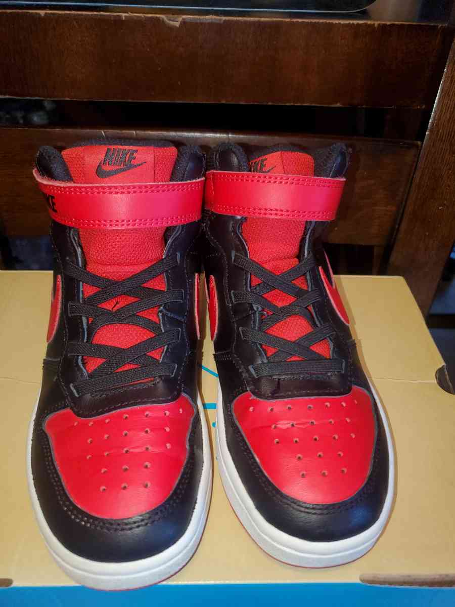 Boys Sneakers - Dover, Delaware - FleaMarketBay