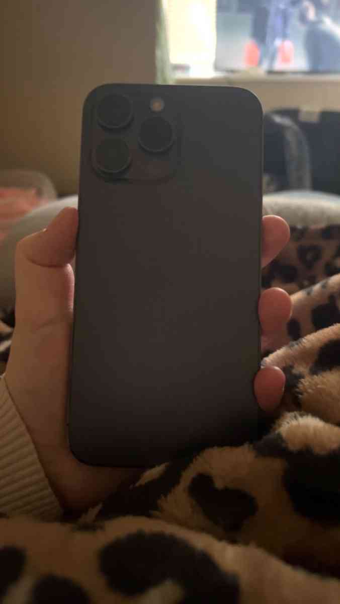 iPhone 14 pro max - Blue Springs, Missouri - FleaMarketBay