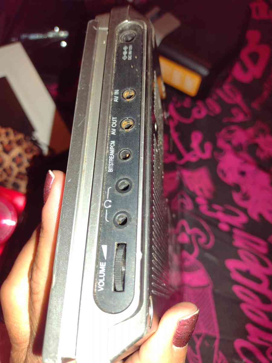 Toshiba portable DVD player - Fresno, California - FleaMarketBay