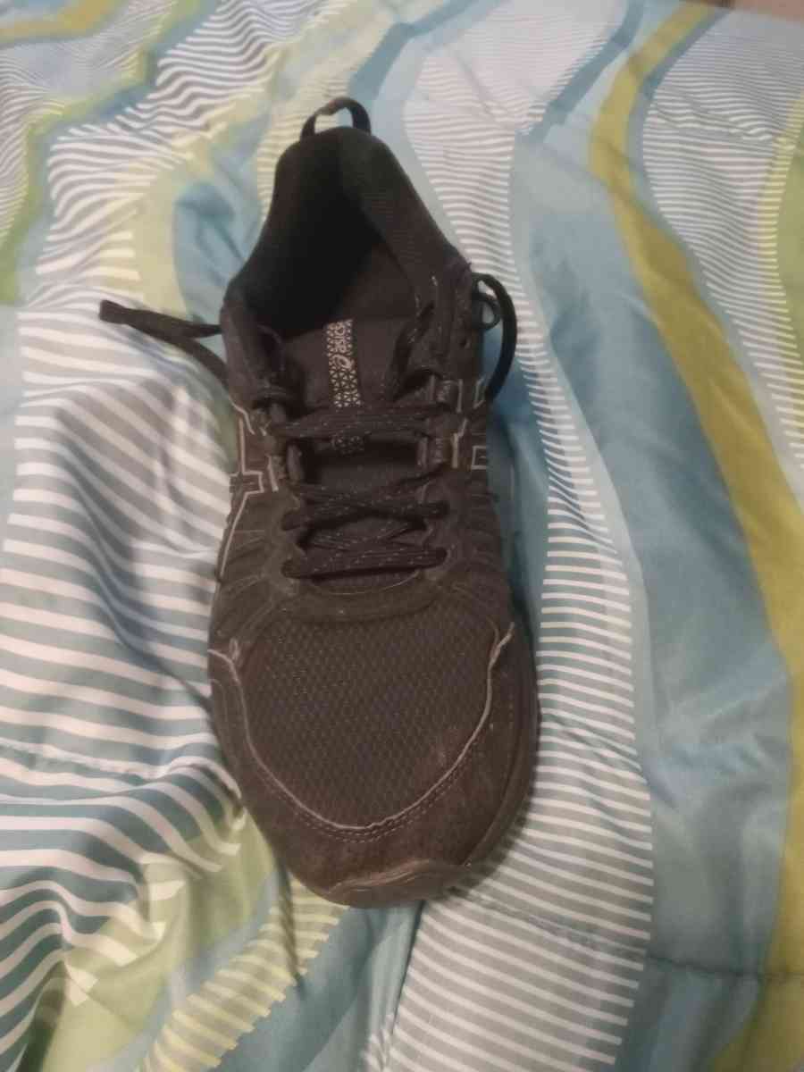 ASICS shoes - Roanoke, Virginia - FleaMarketBay