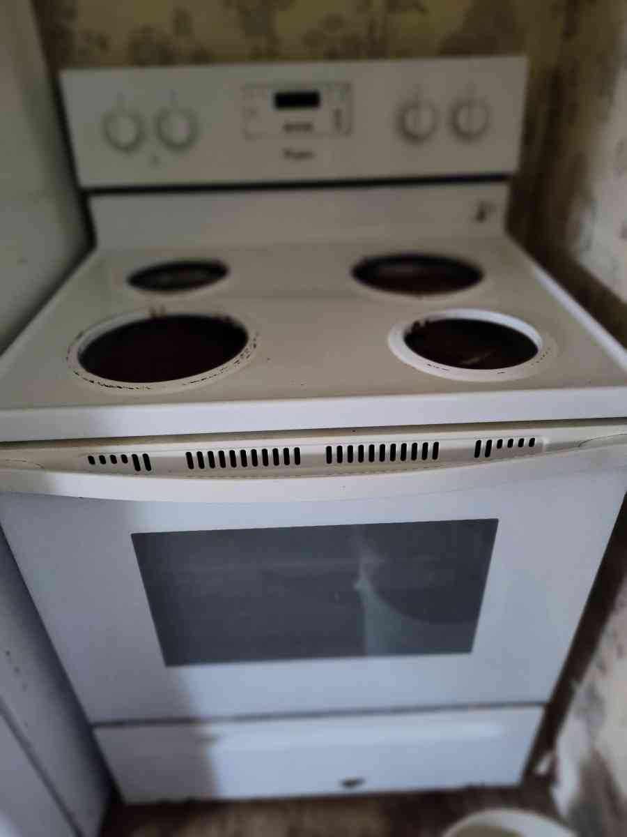 Whirlpool Electric Stove - Opp, Alabama - FleaMarketBay