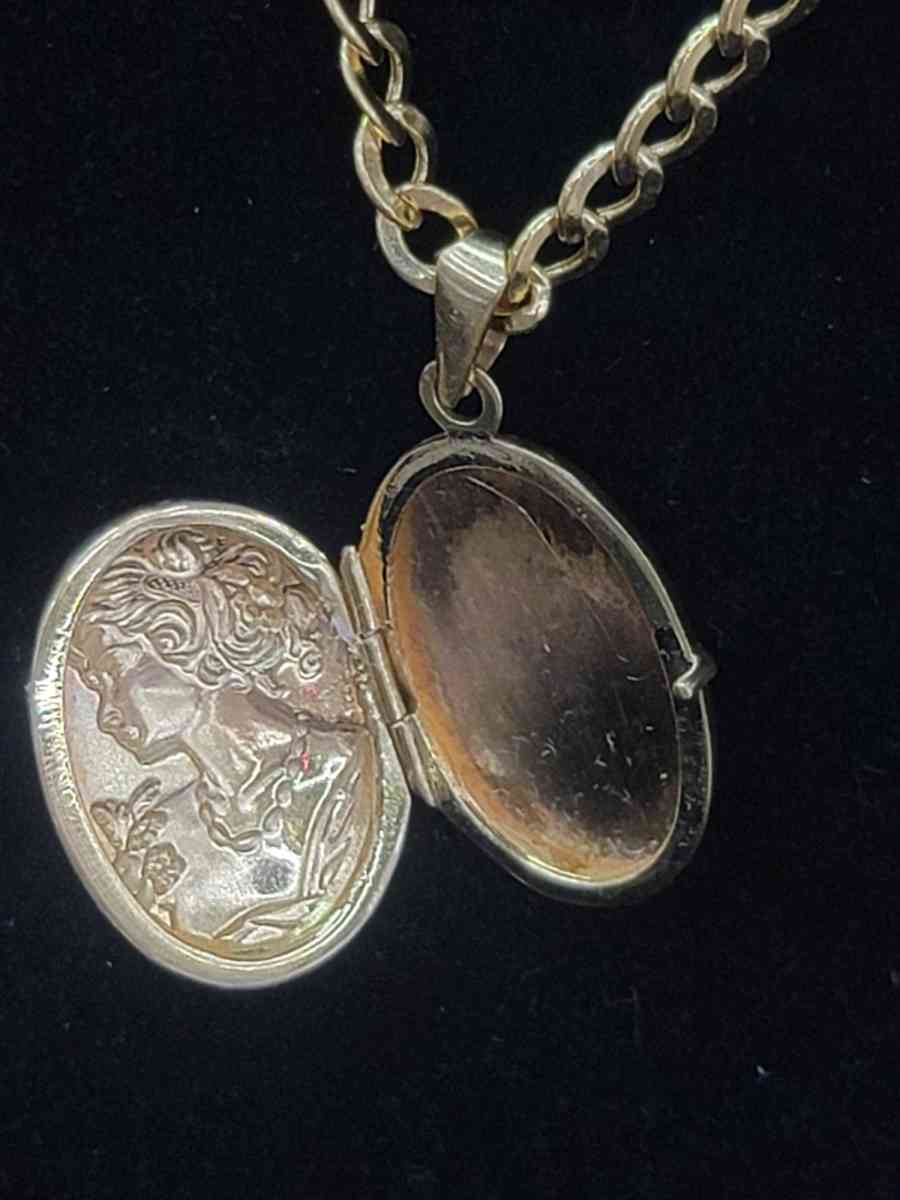 14K Gold Chain Hollow Cuban W Photo Charm 185 Grams 24 - Bronx, New York - FleaMarketBay