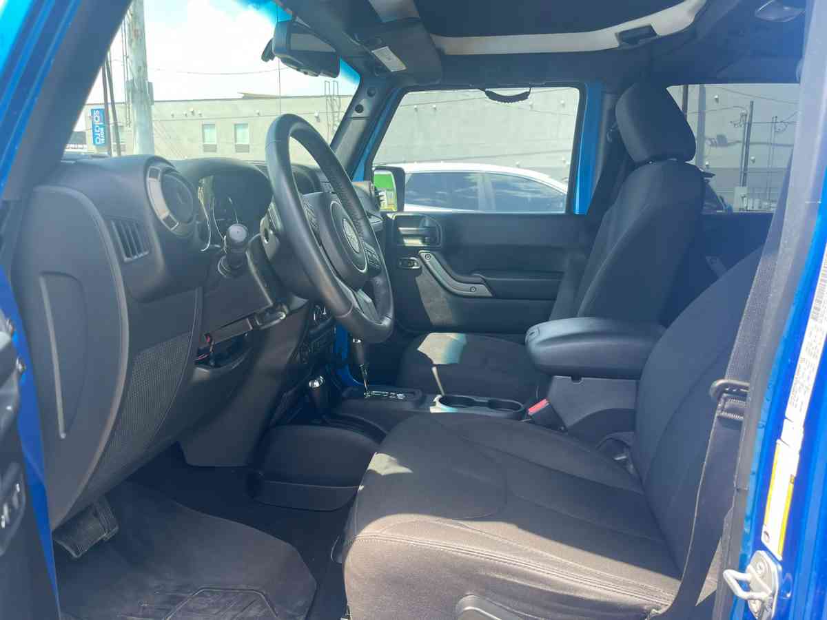 2015 Jeep Wrangler guaranteed engine box and air conditionin - Arlington, Texas - FleaMarketBay