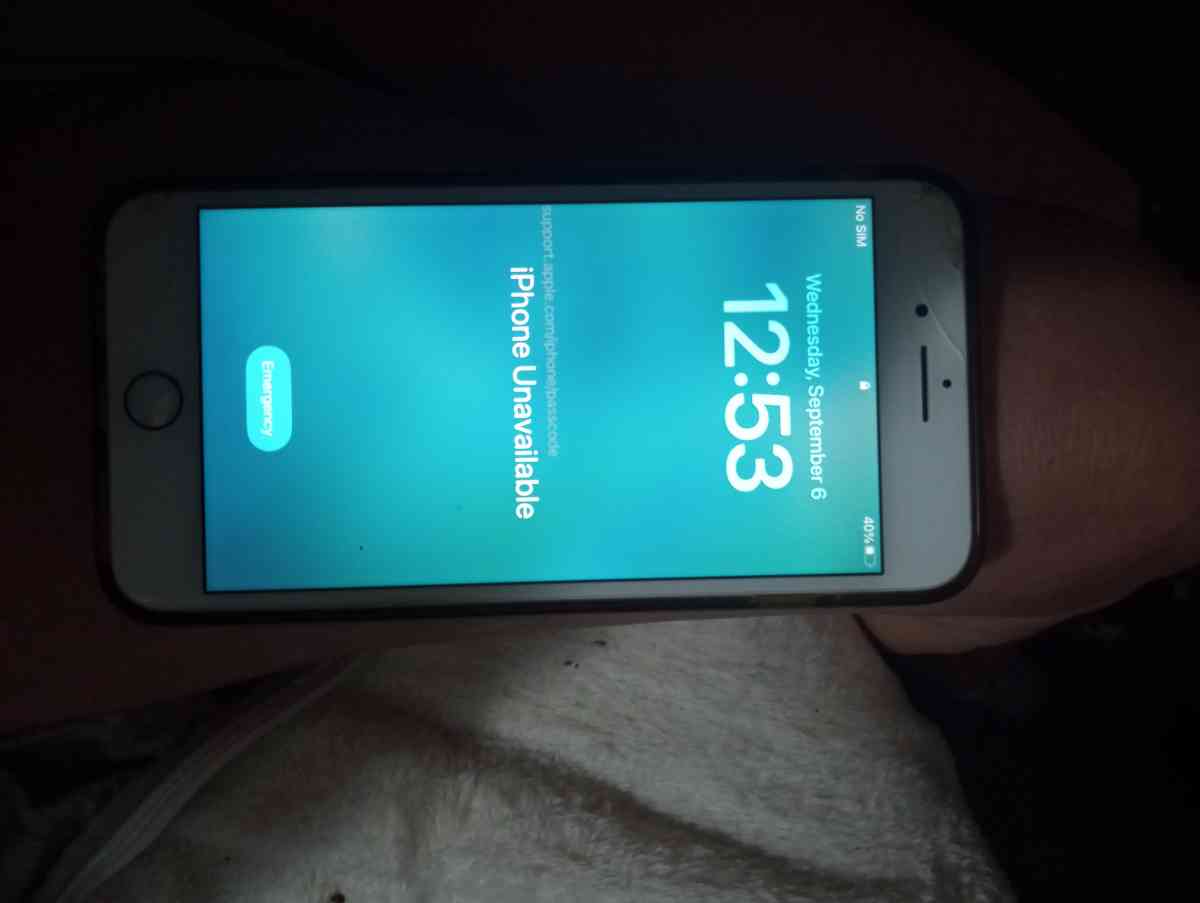 I phone 8 plus - Charleston Afb, South Carolina - FleaMarketBay