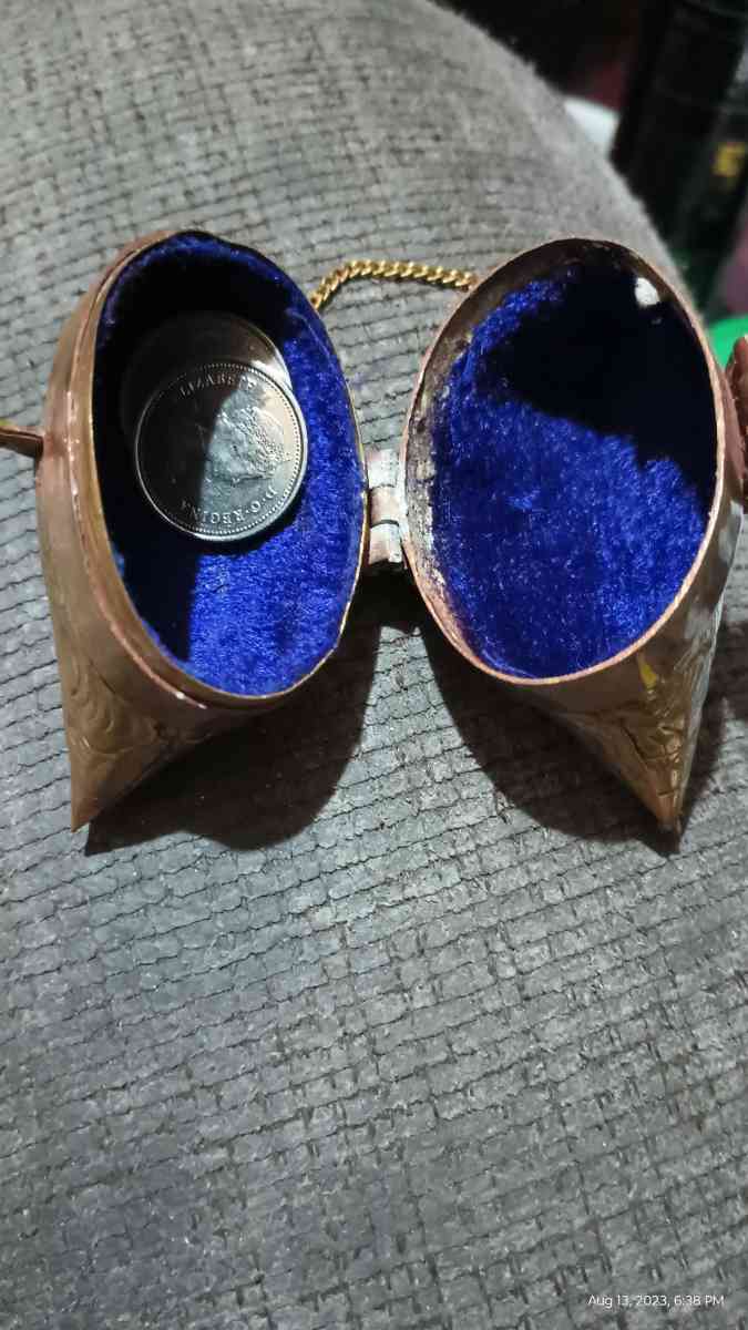 vintage brass n copper coin purse - Philadelphia, Pennsylvania - FleaMarketBay