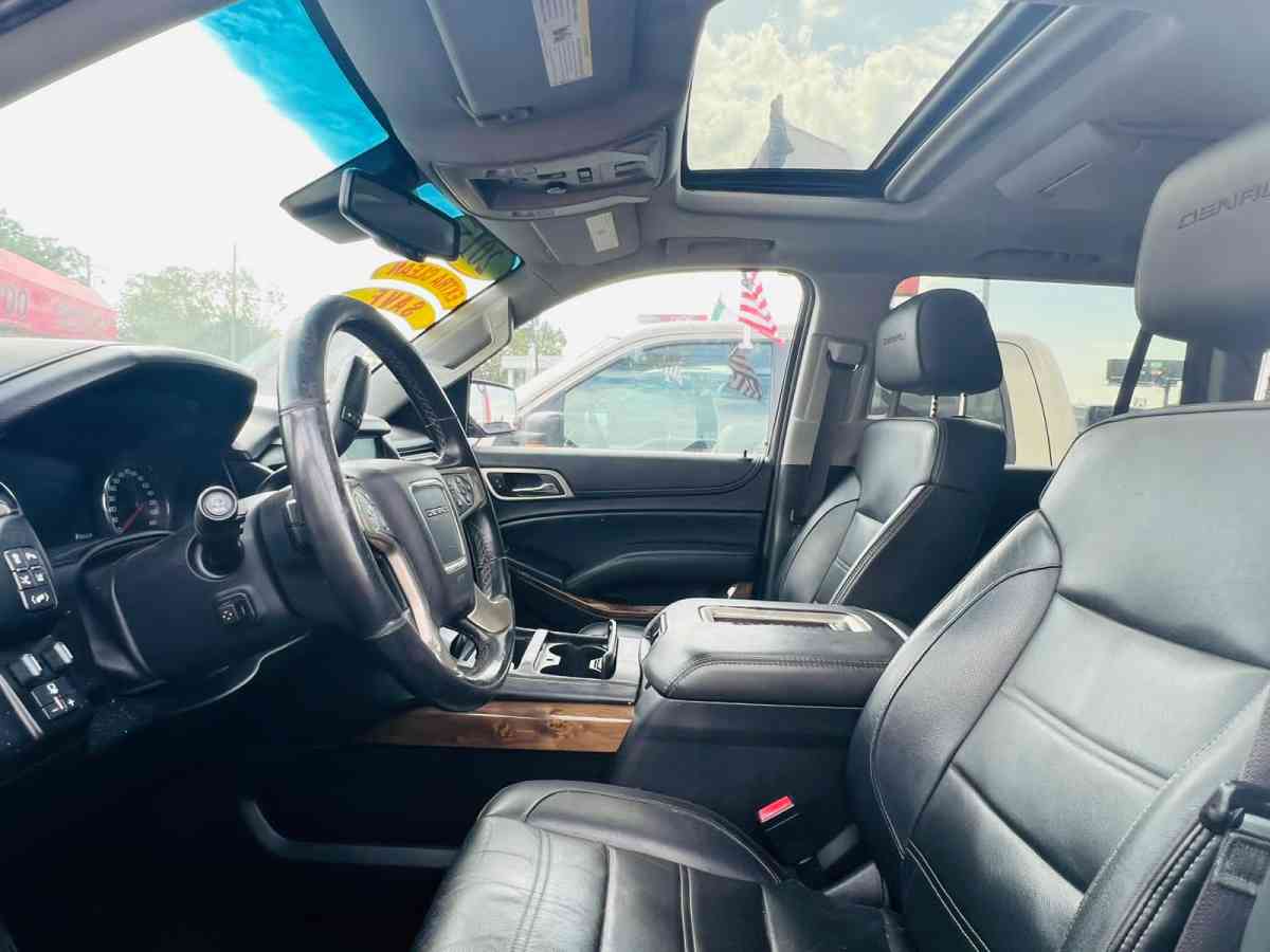 2016 Gmc Yukon Denali 153k millas - Bacliff, Texas - FleaMarketBay