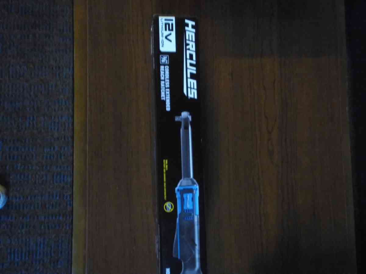 Cordless extended 3 8ths ratchet and battery with charger - Portland, Oregon - FleaMarketBay