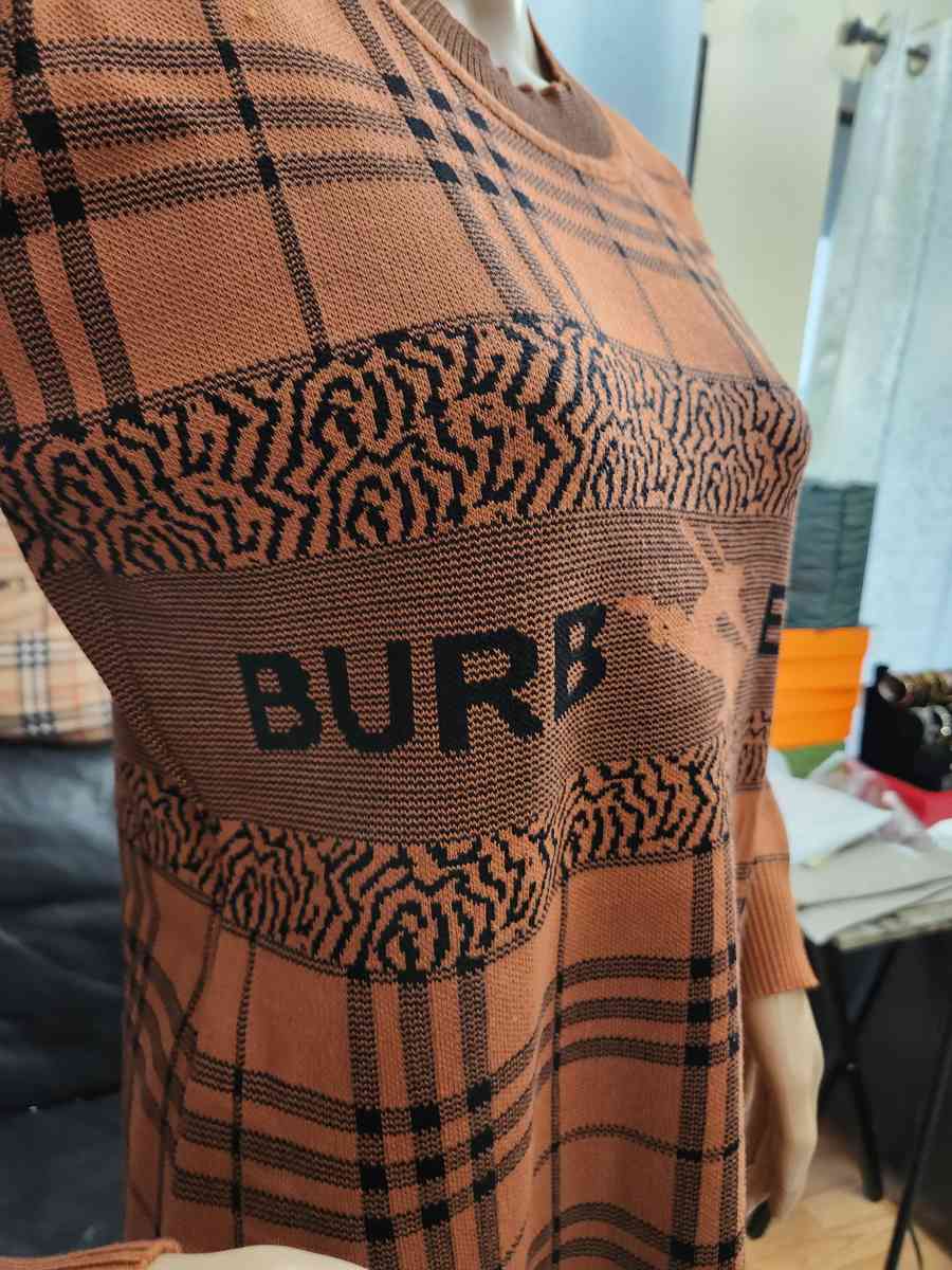 Burberry Long sleeve dress - Mission Viejo, California - FleaMarketBay