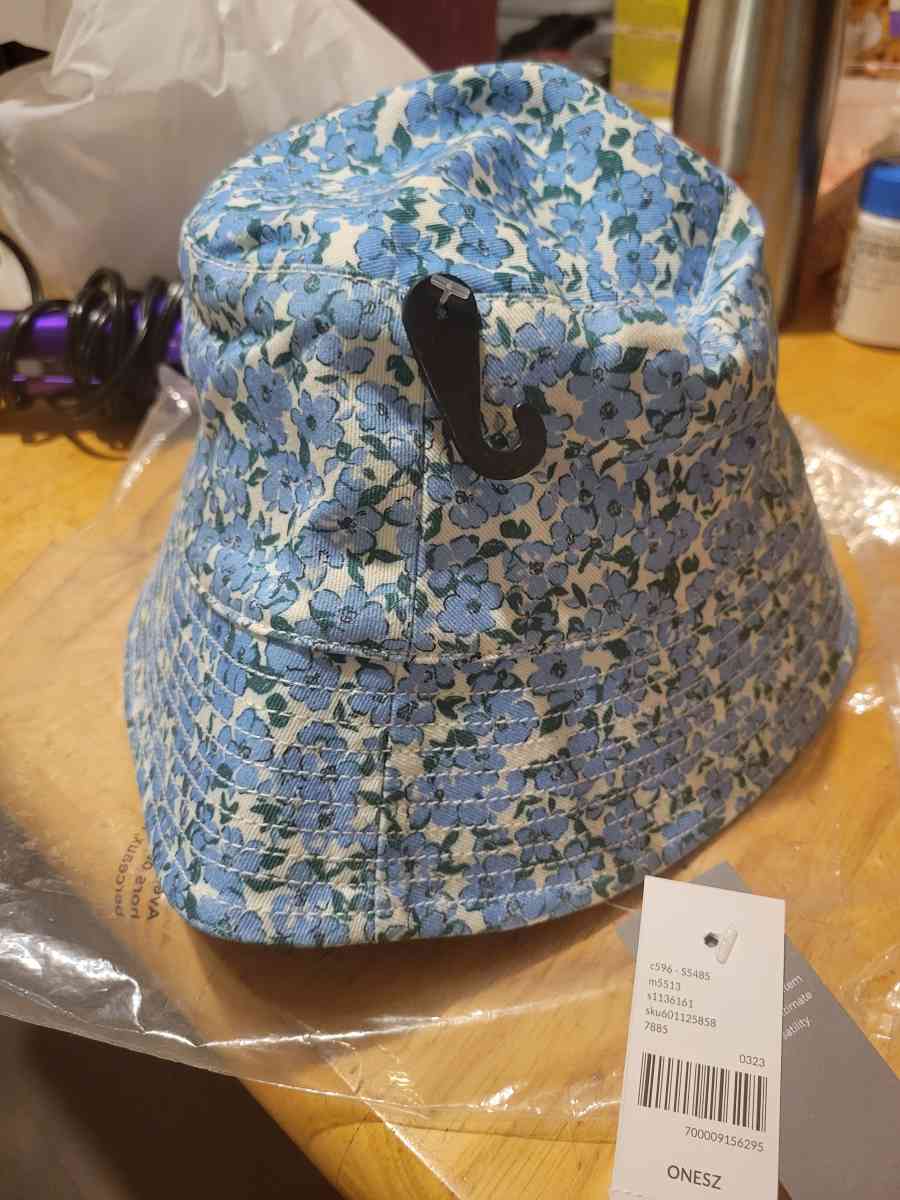 lane bryant bucket hat - Houston, Texas - FleaMarketBay